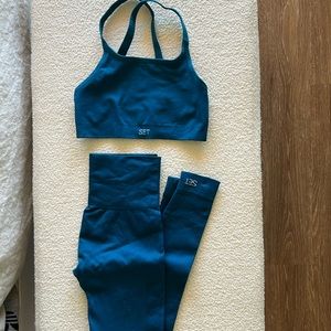 SET ACTIVE Leggings and Box X bra